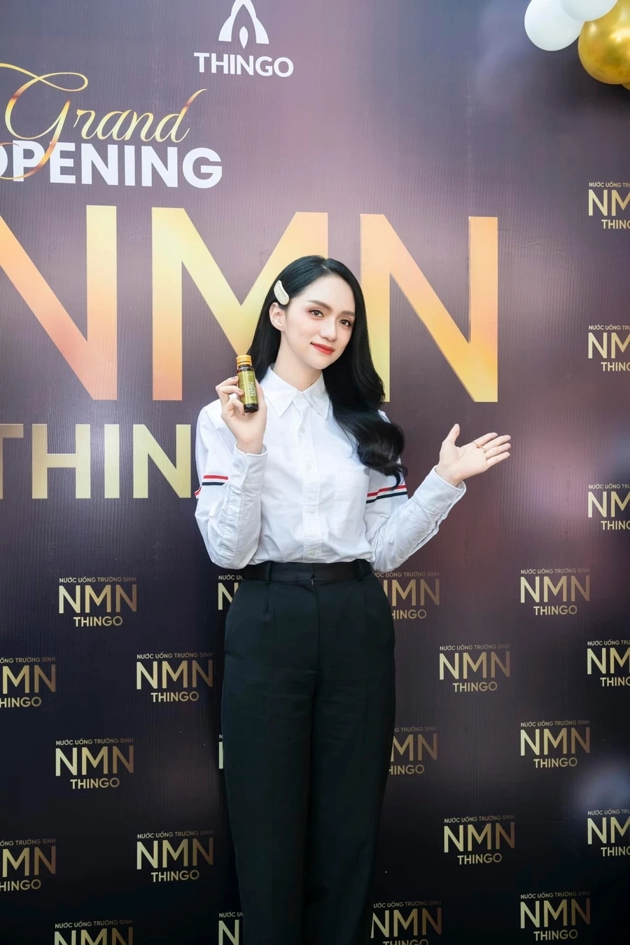 Hình ảnh hoa hậu Hương Giang chưa chuyển giới luôn được nhắc đến.