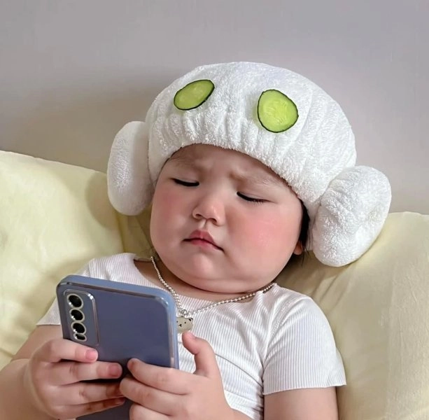 Ảnh em bé cute meme này sẽ làm bạn say mê ngay lập tức!