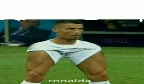 Ronaldo uống nước meme mang đến tiếng cười giải trí.