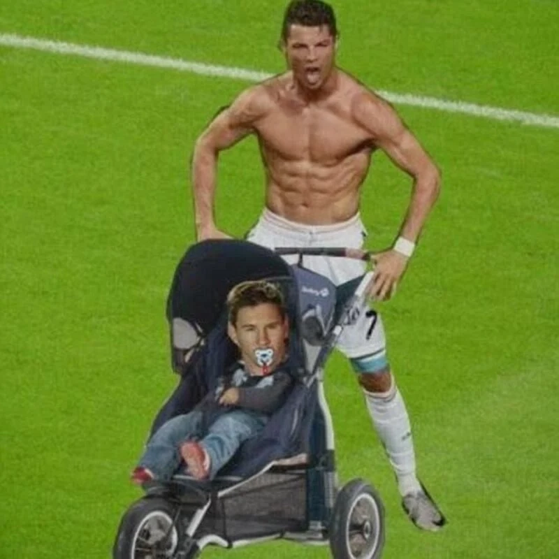 Ronaldo meme siu làm nổi bật khoảnh khắc ăn mừng hào hứng.