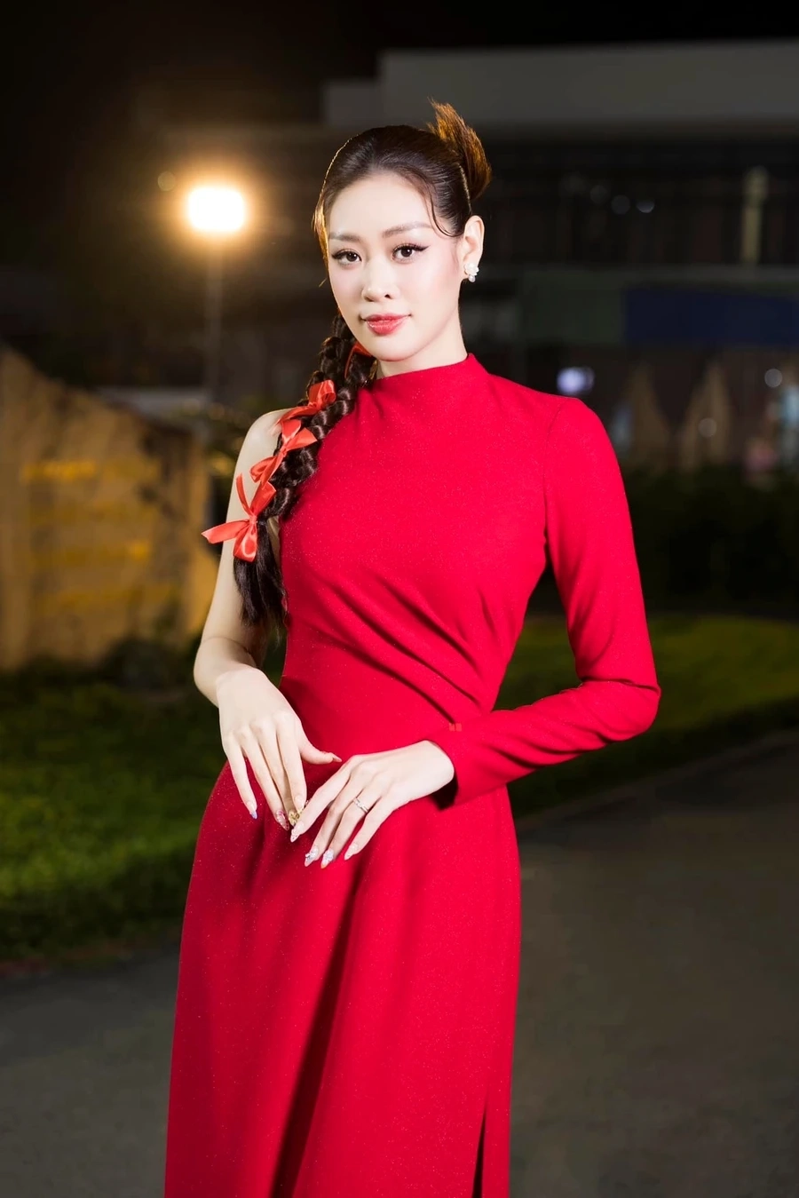 Khánh vân đăng quang hoa hậu là niềm tự hào của quê hương.