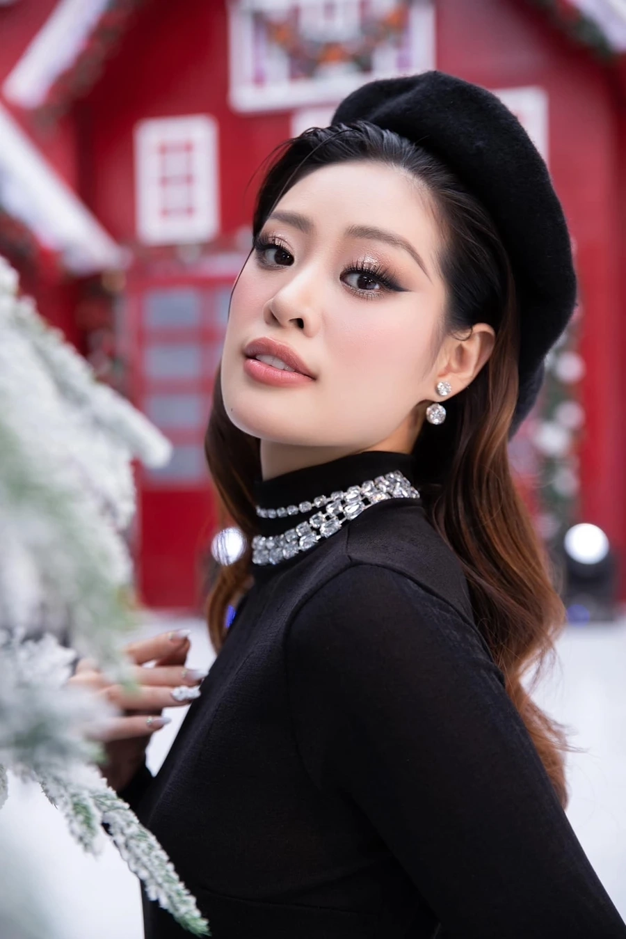 Hoa hậu khánh vân miss universe lan tỏa vẻ đẹp Việt Nam đến thế giới.