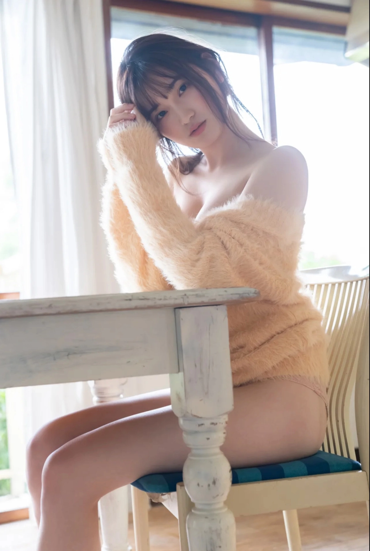 Ai Saito khoe vú sexy nóng bỏng cuốn hút núm hồng cương cứng ngắc