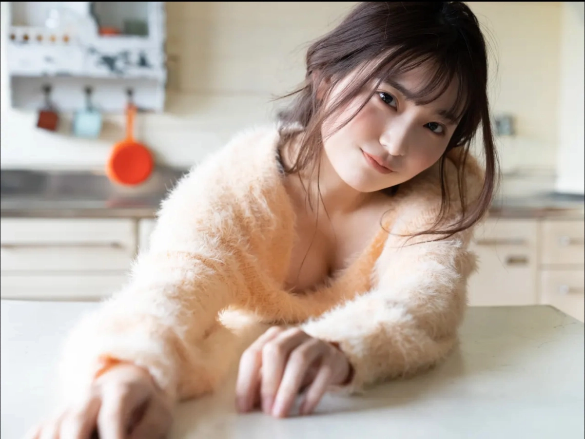 Ai Saito sex vú khủng sexy nóng bỏng cuốn hút titjob bắn trắng khe ngực