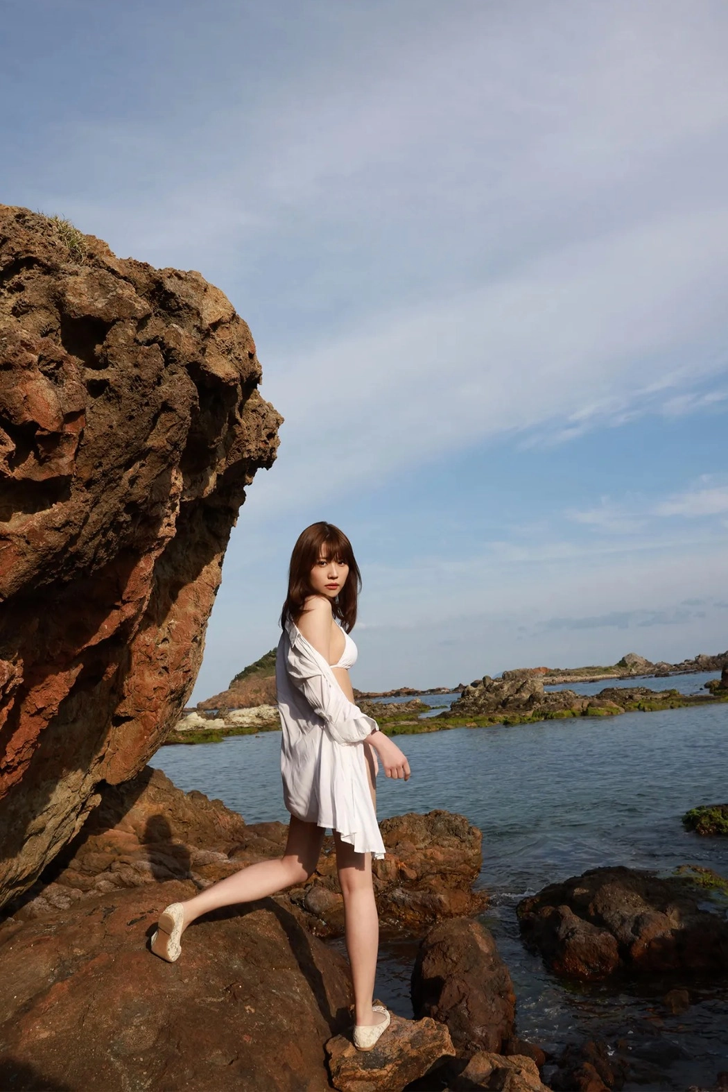 Yuka Kohinata bikini vú to sexy nóng bỏng cuốn hút nước biển chảy dọc khe ngực hút hồn mọi ánh nhìn