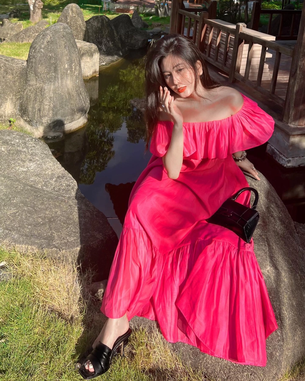 Ảnh gái anime hở vú hư hỏng nóng bỏng mê hoặc