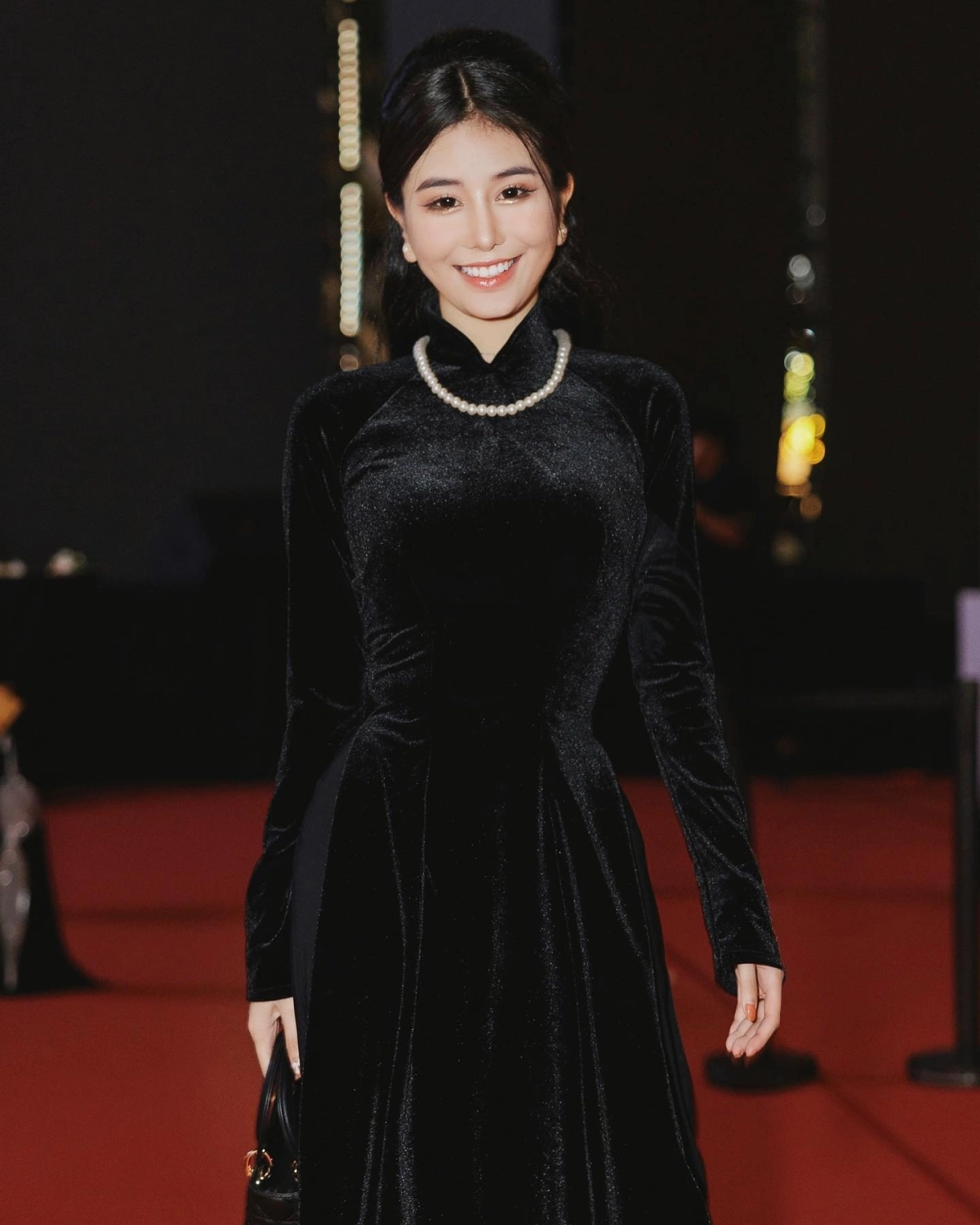 Ảnh gái xinh khoe núm vú hồng hào gợi cảm