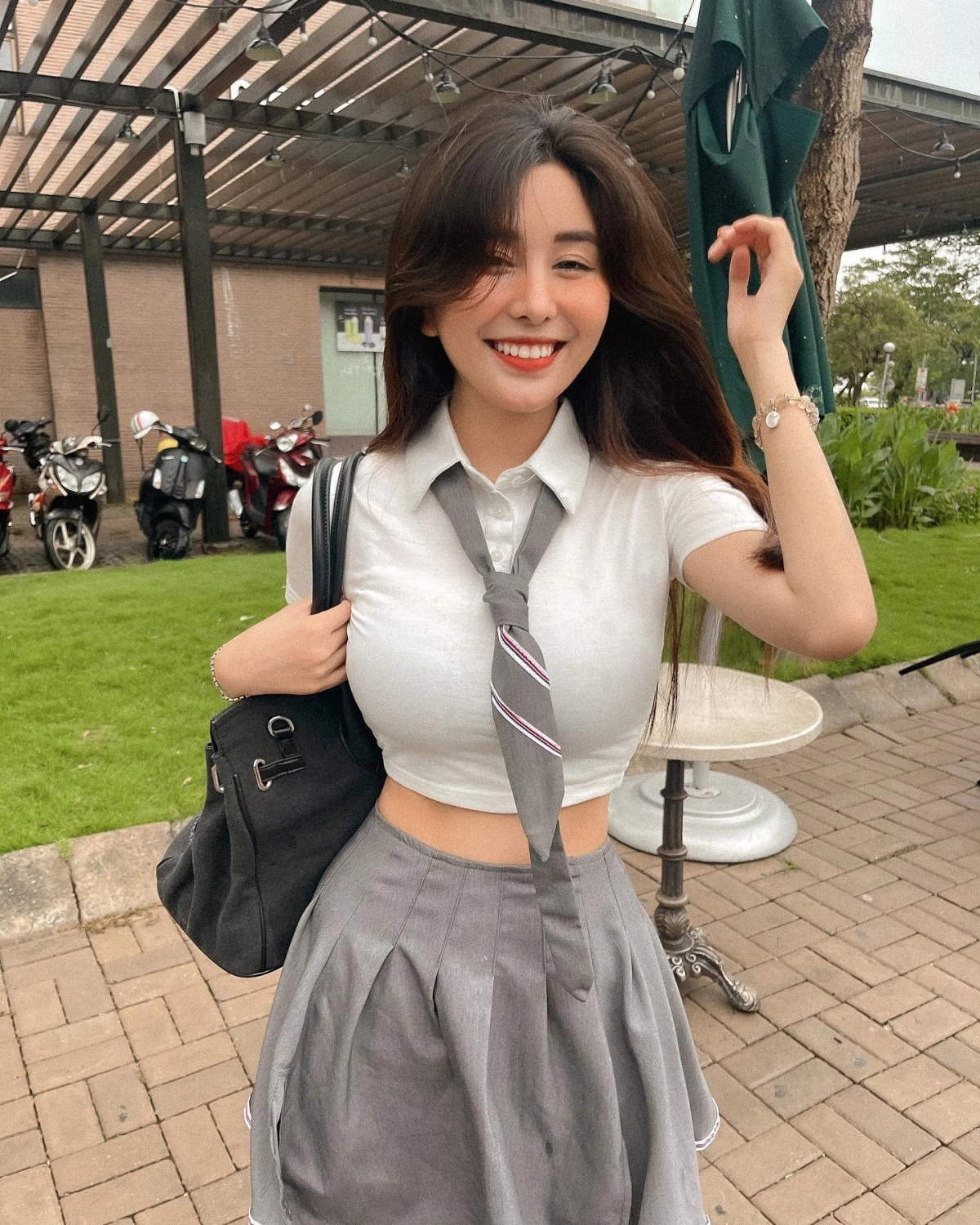 Ảnh gái mặc bikini vú to thân hình bốc lửa