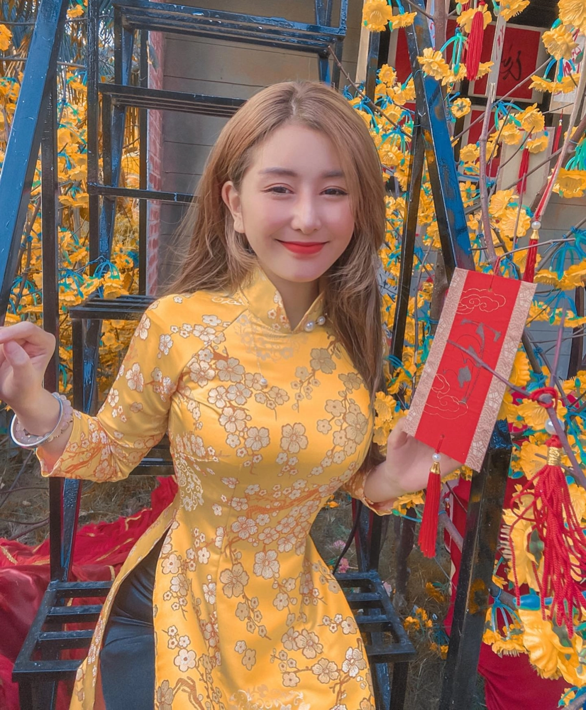 Ảnh gái khoe núm vú hồng hào táo bạo sexy