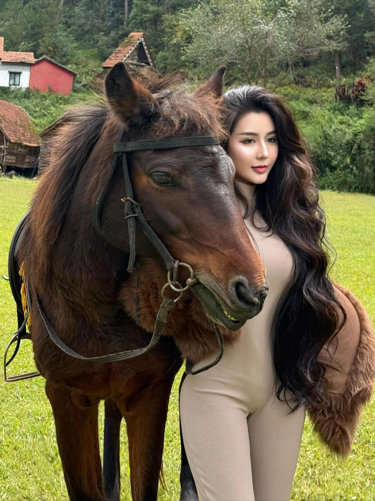 Ảnh gái lòi vú hở hang táo bạo kích thích