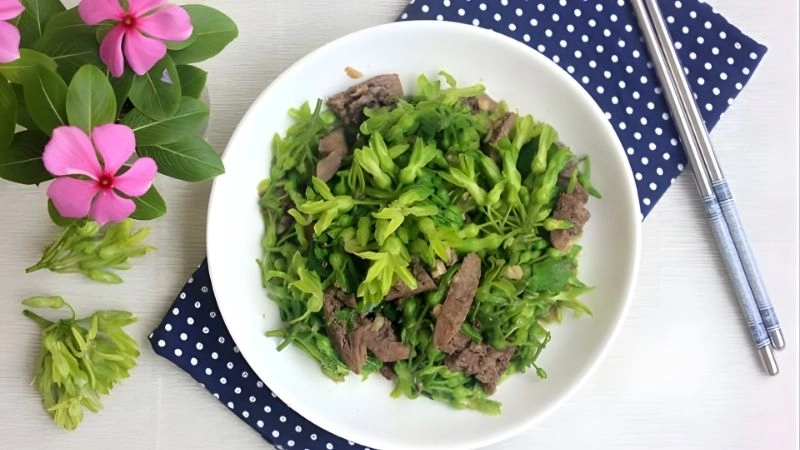 Bò né hoa thiên lý xanh mướt giòn sần sật