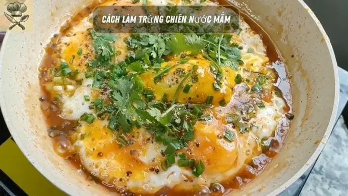 Hướng dẫn chi tiết cách làm trứng chiên nước mắm tại nhà