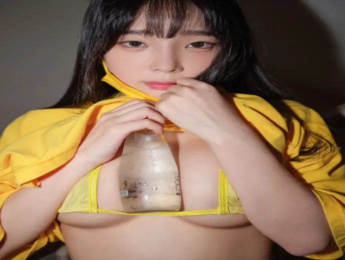 Vẻ đẹp nóng bỏng của Kang Inkyung khiến fan tan chảy say mê