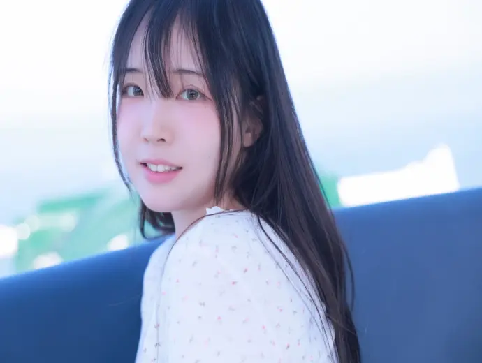 Vẻ đẹp nóng bỏng của momorina khiến fan tan chảy say mê