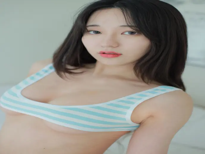 Sehee xuất hiện cuốn hút trong loạt ảnh sexy đầy tự tin