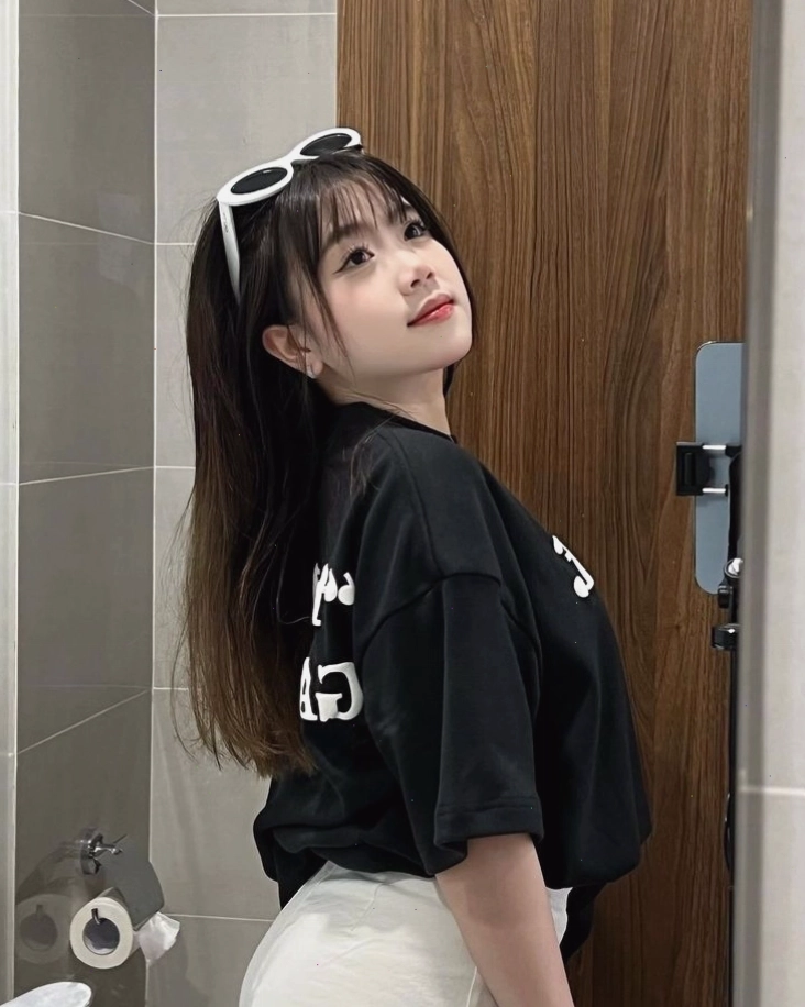 Ảnh gái xinh 2k10 tận hưởng không gian ngoài trời