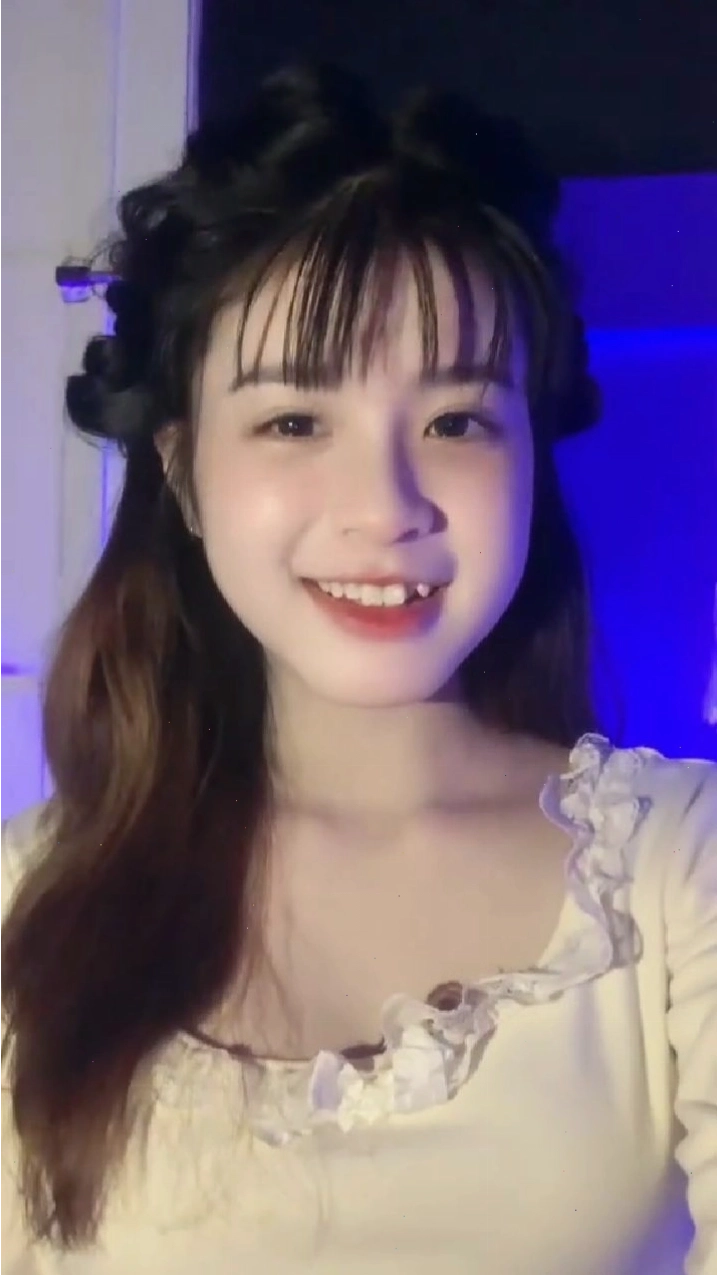 Ảnh gái xinh 2k10 với nụ cười tươi tắn