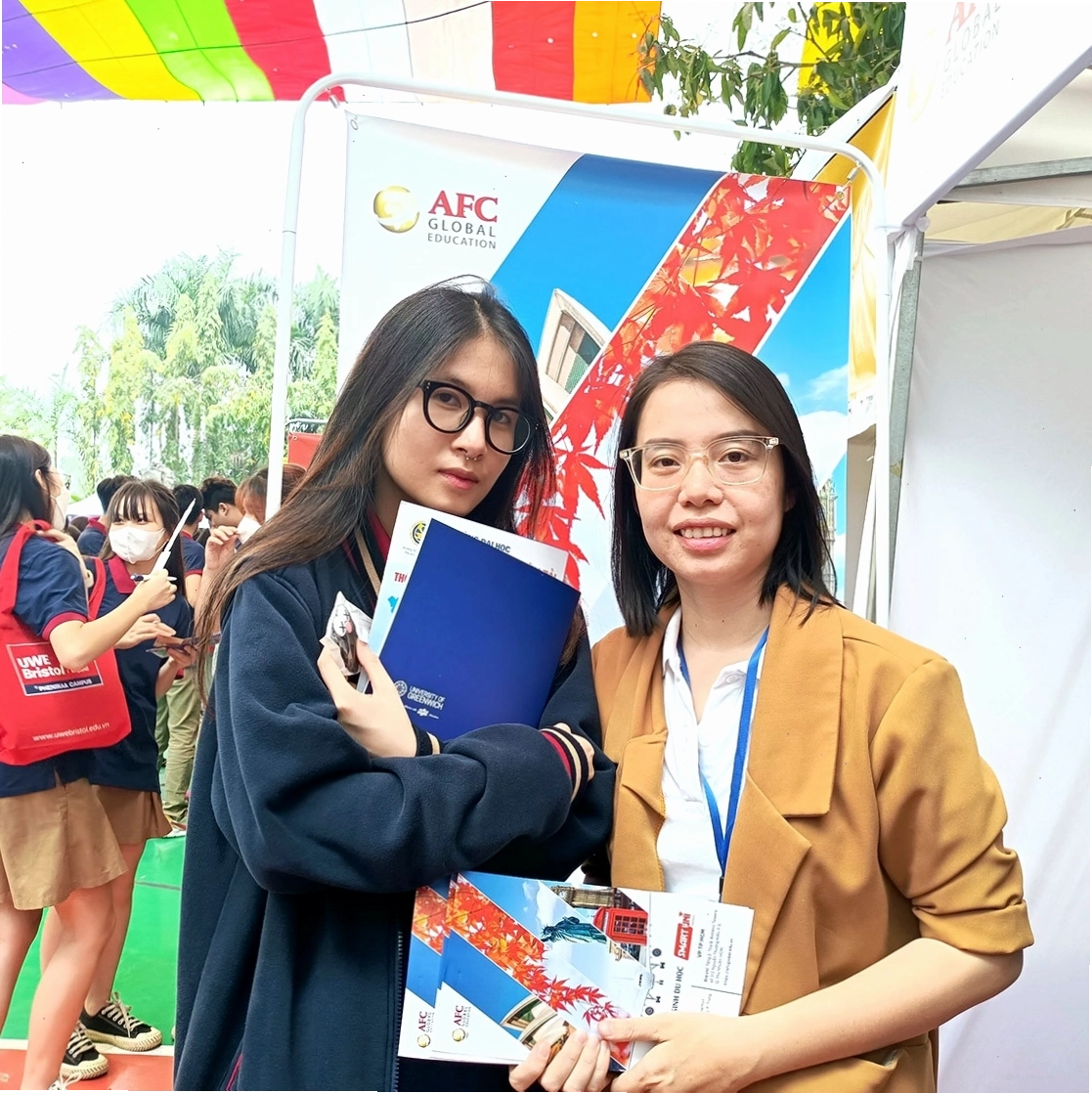 Áo ngực và quần lót màu xanh mint với thiết kế đơn giản