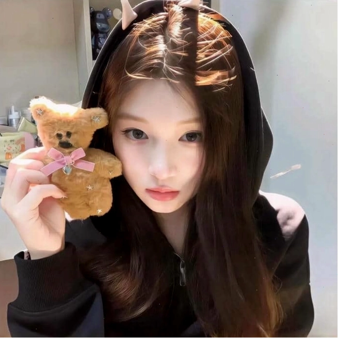 Avatar gái xinh phong cách anime với nét vẽ dễ thương