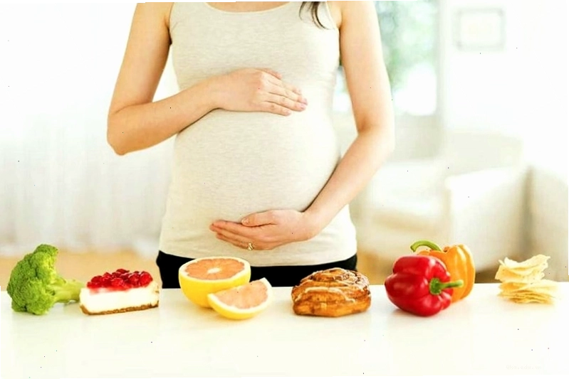 Bà bầu bị cao huyết áp cần chú ý hơn đến chế độ ăn uống hằng ngày