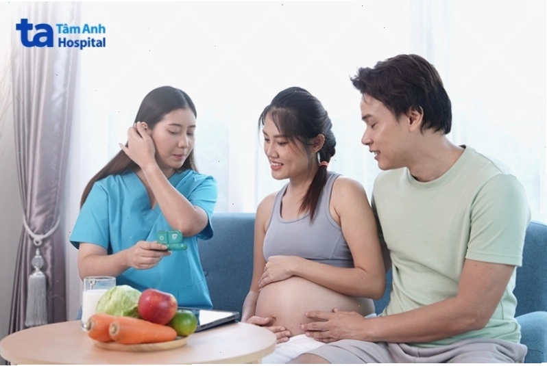 Bác sĩ tư vấn dinh dưỡng cho bà bầu