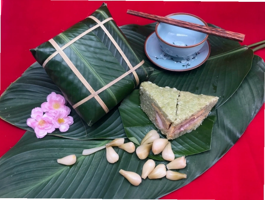 Bánh chưng là món không thể thiếu trong mâm cỗ Tết miền Bắc