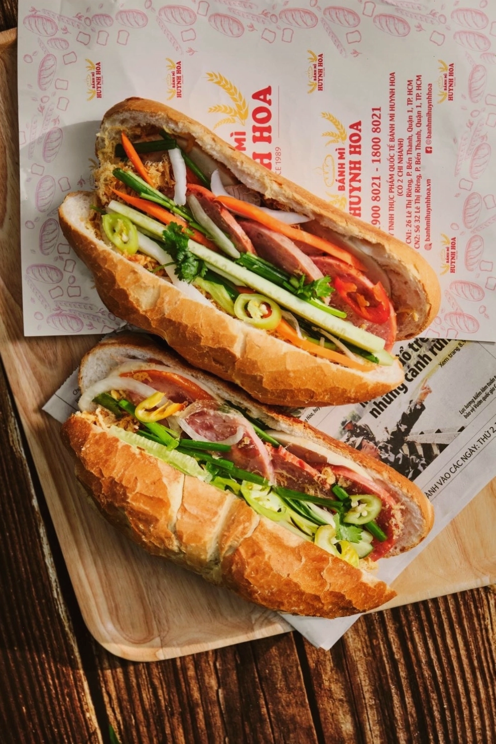 Bánh mì Huỳnh Hoa - một trong những món ăn đường phố nổi tiếng Sài Gòn