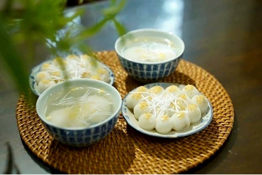 Bánh trôi nước tượng trưng cho sự đoàn viên và êm ấm đầu năm
