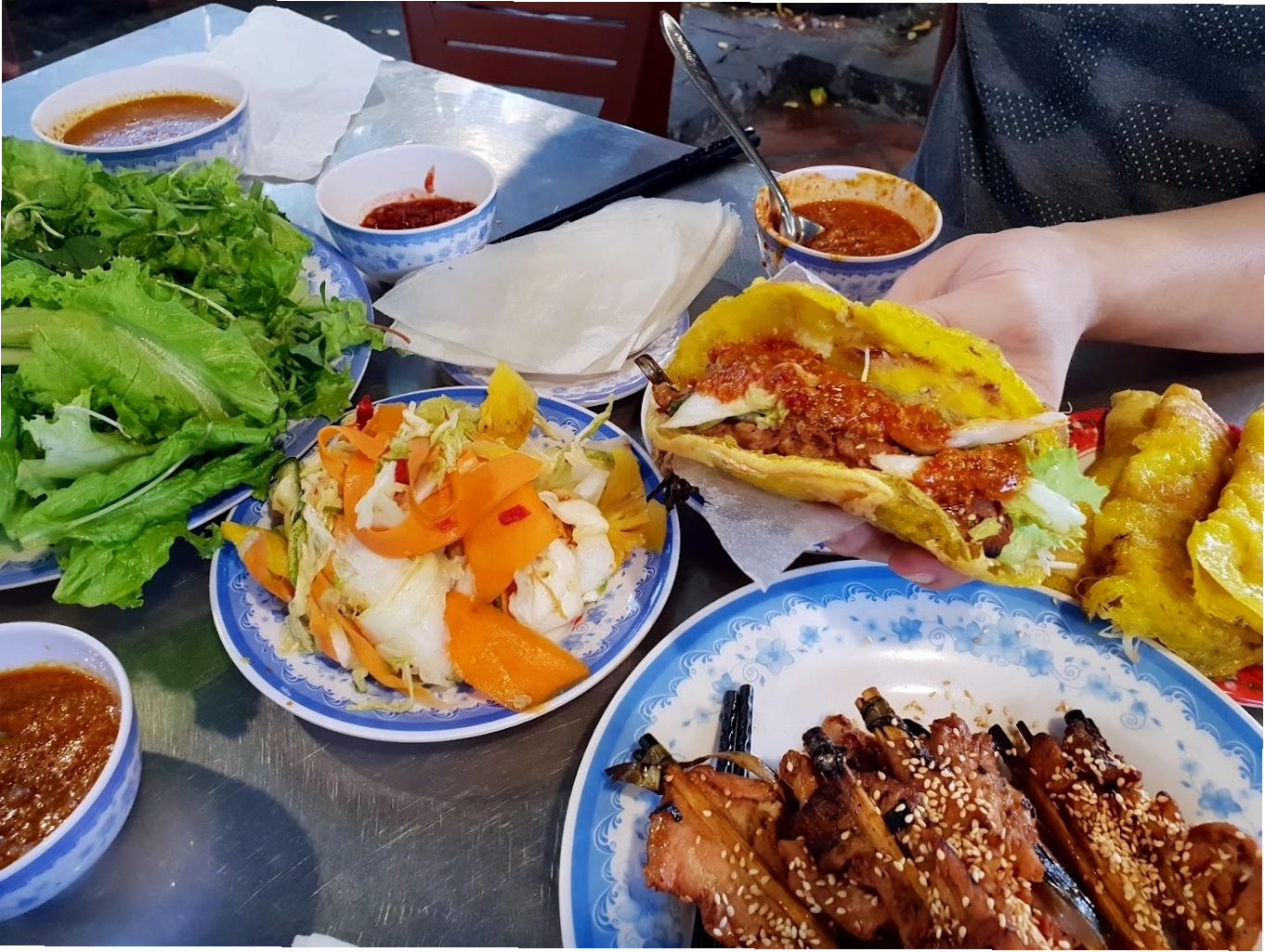 Bánh Xèo Giếng Bá Lễ giòn rụm, hấp dẫn