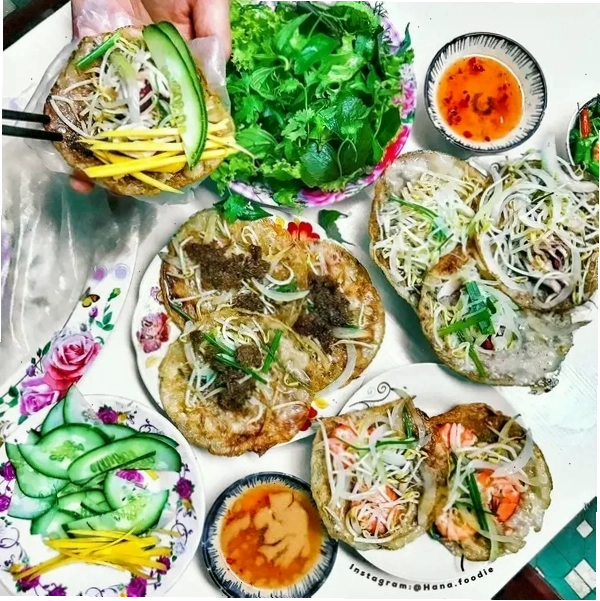 Bánh xèo tôm nhảy giòn rụm