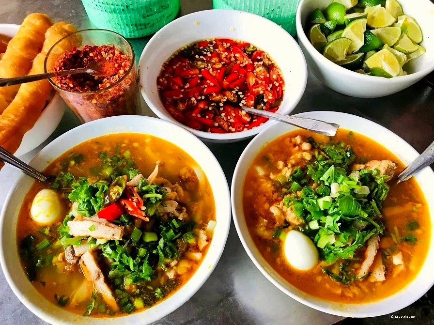Bát bánh canh ruộng thơm ngon, hấp dẫn