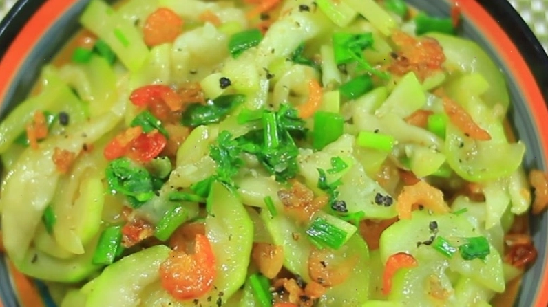 Bầu xào tôm khô ngọt mát