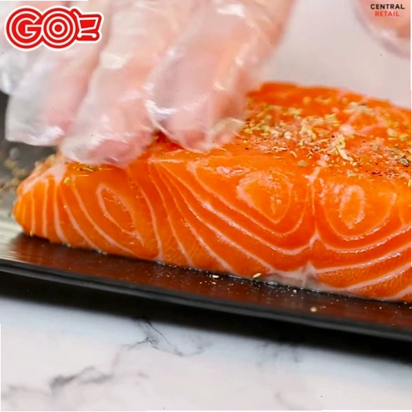 Cá hồi nướng giấy bạc bằng nồi chiên không dầu