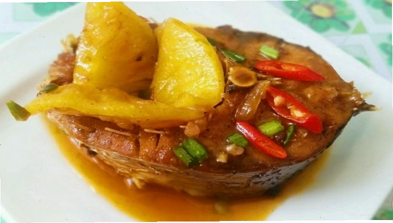 Cá trắm kho thơm với vị chua ngọt lạ miệng, hấp dẫn