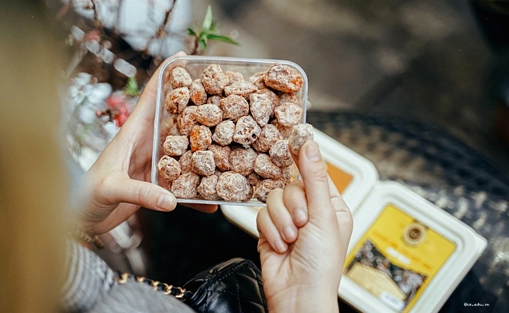 Các loại ô mai đủ màu sắc và hương vị