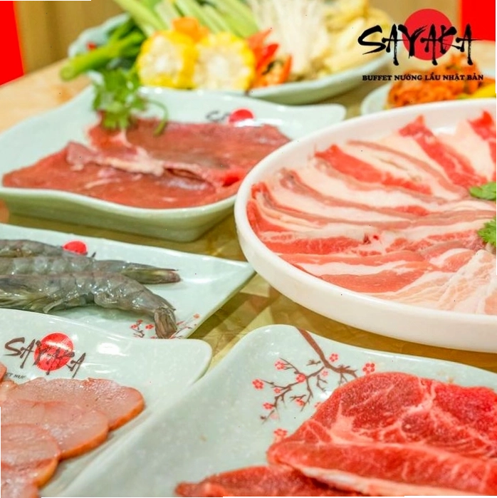 Các món sushi và sashimi đẹp mắt tại Sayaka