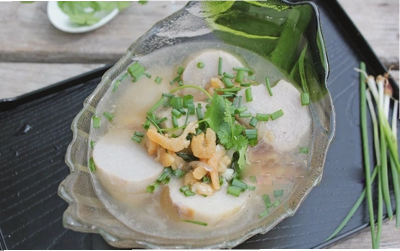 Canh khoai sọ nấu tôm khô ngọt thanh bổ dưỡng
