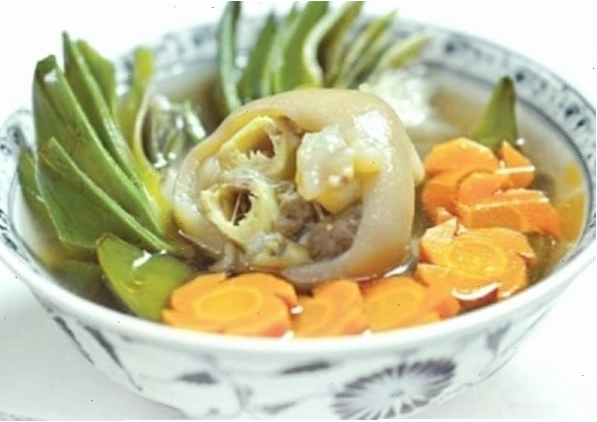 Canh sườn heo nấu bông atiso bổ dưỡng cho mẹ sau sinh mổ