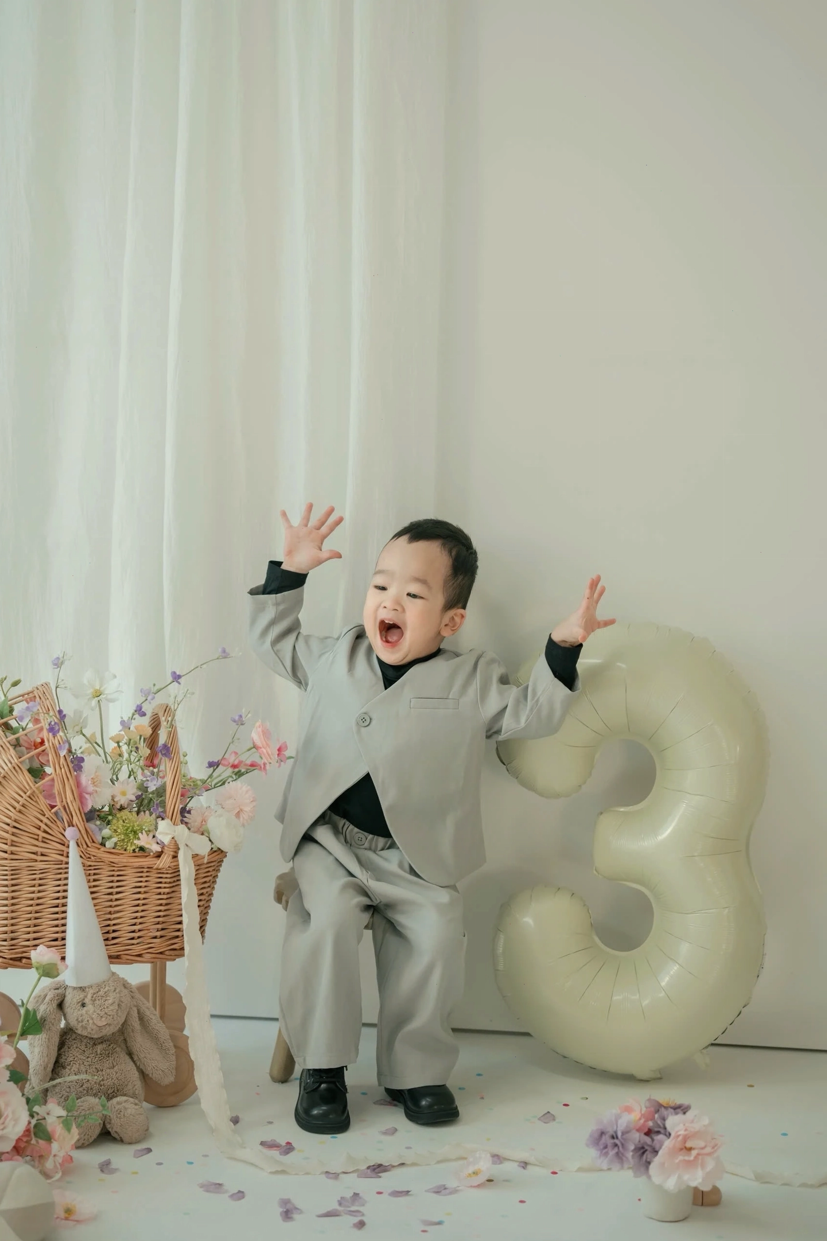 Cậu bé Danh Hưng, người tạo ra meme nín, hiện đã 3 tuổi