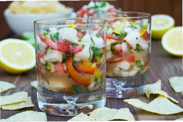 Ceviche được trình bày đẹp mắt trong ly thủy tinh