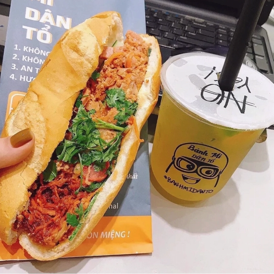 Chả cá Lã Vọng nóng hổi trên chảo