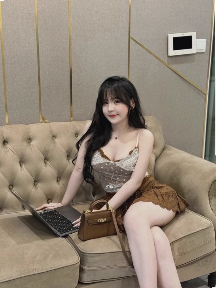 Cô gái Việt Nam cosplay quyến rũ, thu hút mọi ánh nhìn