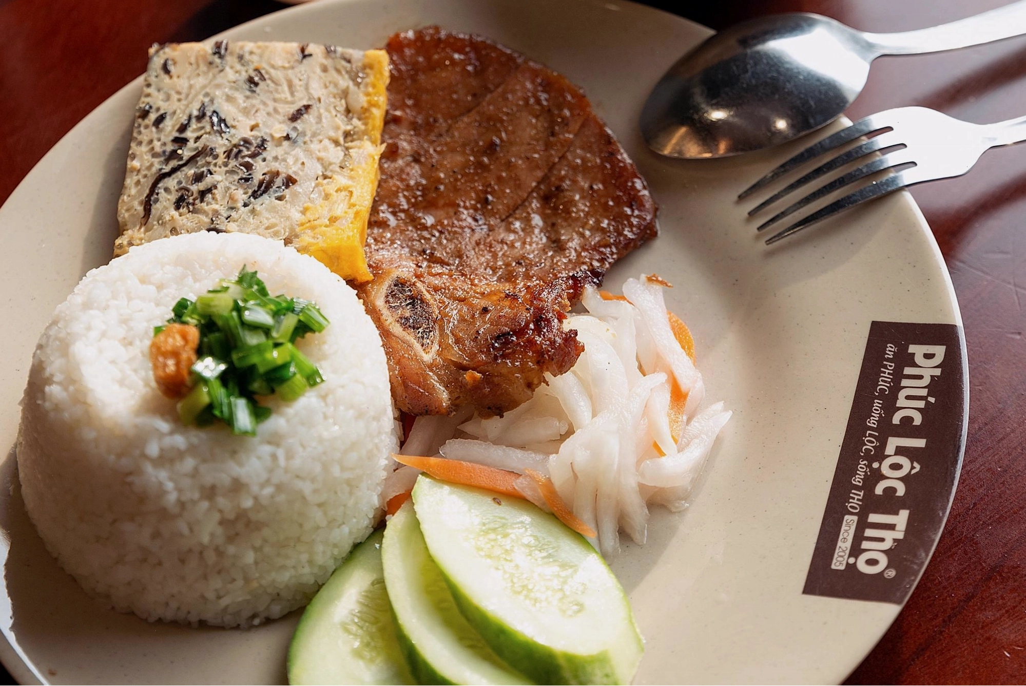 Cơm tấm Phúc Lộc Thọ - Địa điểm ăn trưa hấp dẫn
