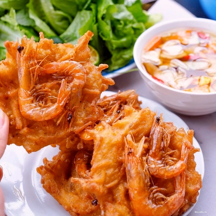 Đĩa bánh cuốn Thanh Trì mỏng tang, hấp dẫn