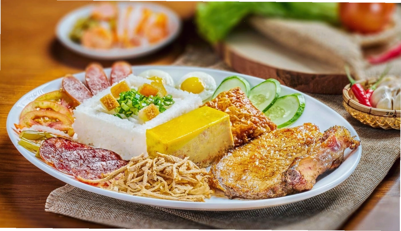 Đĩa cơm tấm Sài Gòn hấp dẫn với sườn nướng và chả trứng