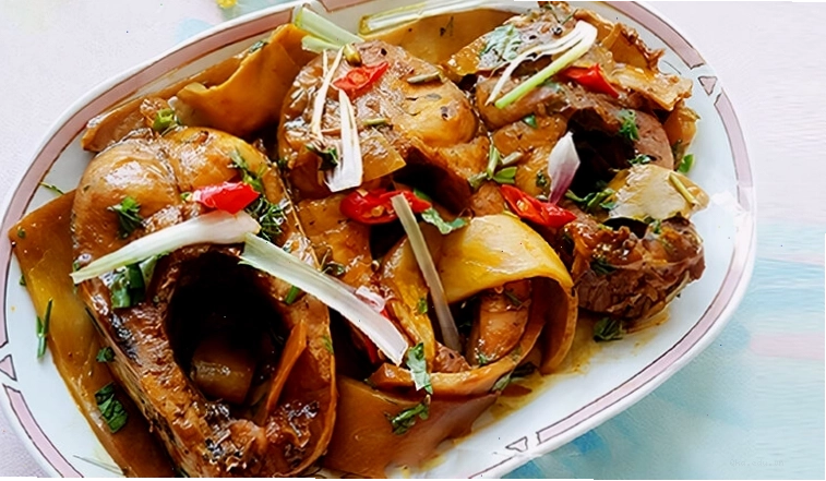 Đổi vị bữa ăn với món cá trắm kho măng lạ miệng