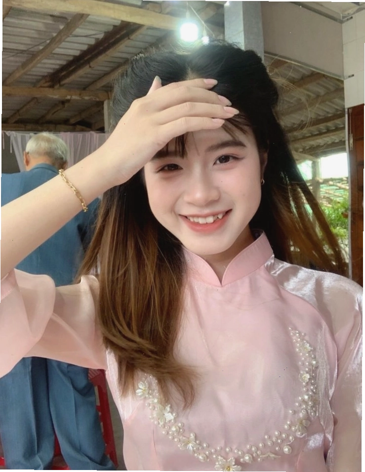Gái xinh 2k10 tạo dáng đầy phong cách
