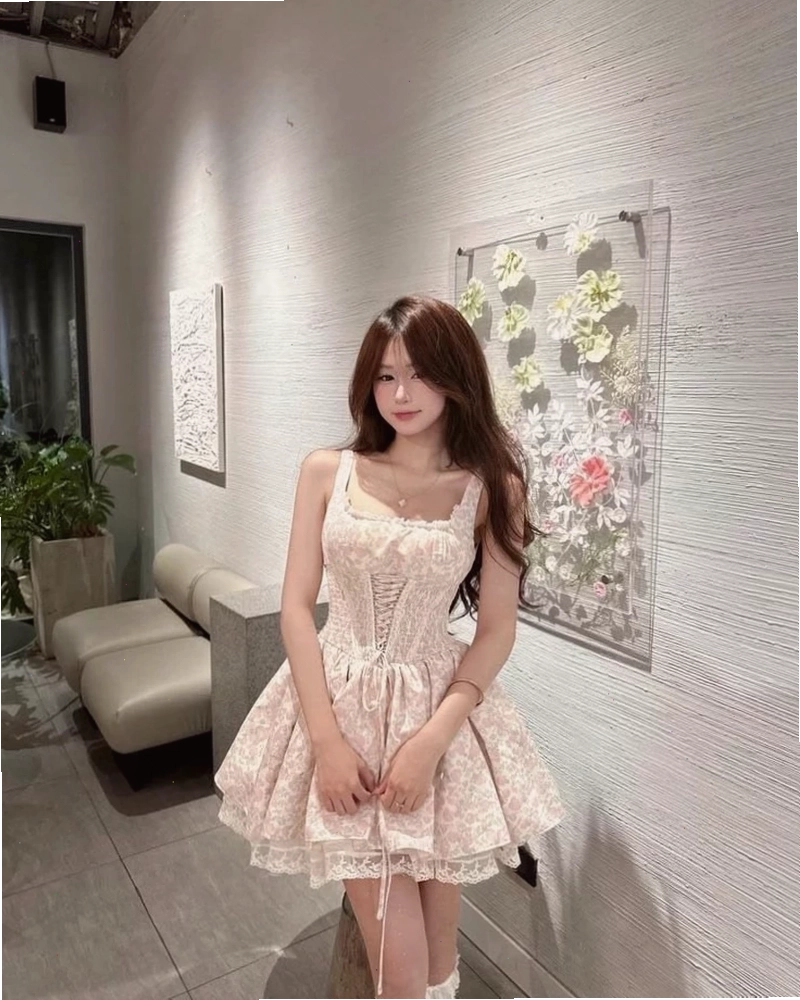 Gái xinh mặc váy ngắn phong cách nữ sinh