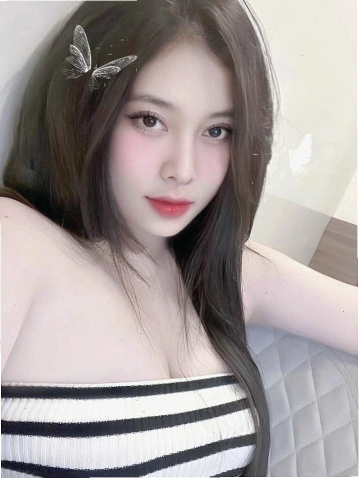 Gái xinh Việt Nam dễ thương với phong cách trẻ trung, năng động