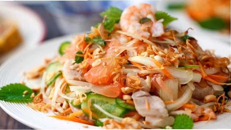 Gỏi bưởi tôm khô chua ngọt thanh mát